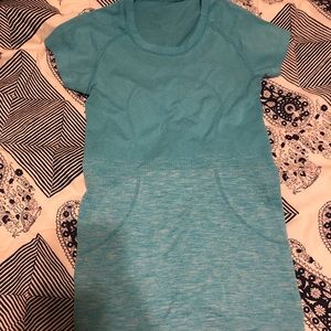 Short sleeved lulu lemon top